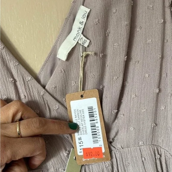 Chic Backless Cream Dress - Picture 3 of 3